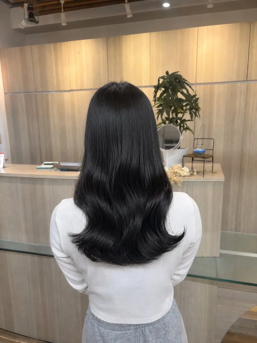 セミロング カット ヘアカラー 山本 琴音のヘアスタイル