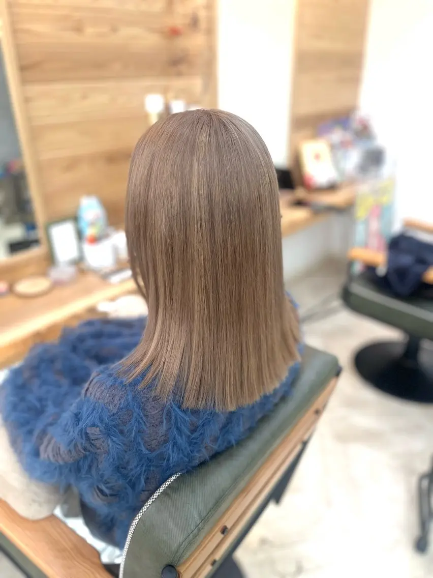 セミロング カラー カット ヘアカラー トリートメント 佐藤 美聡のヘアスタイル