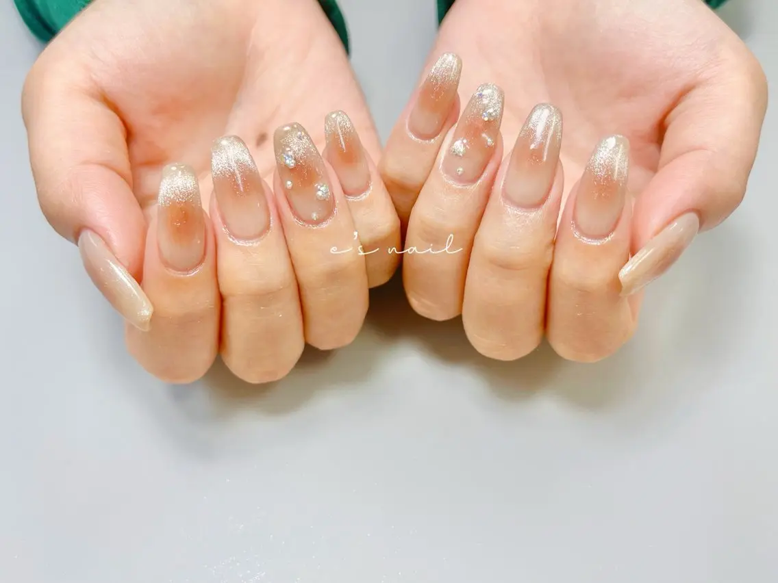 ネイル e’s nail Lumièreのネイルデザイン
