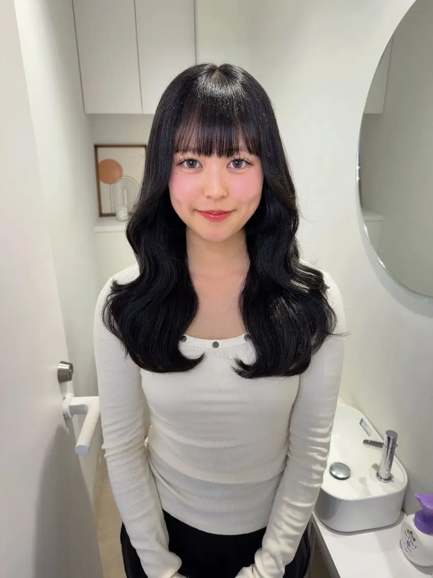 【 🆕就活生/実習生応援クーポン💫 】暗めcolor➕超音波treatment 《前髪顔周りcut + ¥750 》の写真