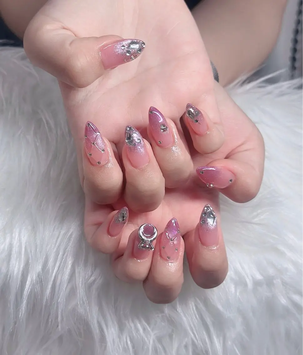 ネイル オーロラネイル フレンチネイル ジェルネイル ハロウィン キラキラネイル H.baby Nail Salonのネイルデザイン