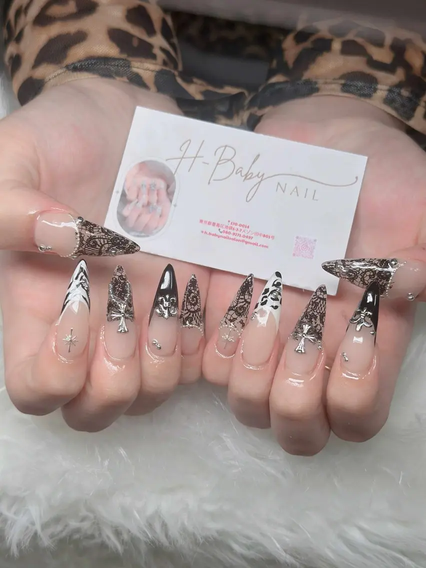 ネイル オーロラネイル フレンチネイル ジェルネイル ハロウィン キラキラネイル ハンドネイル H.baby Nail Salonのネイルデザイン