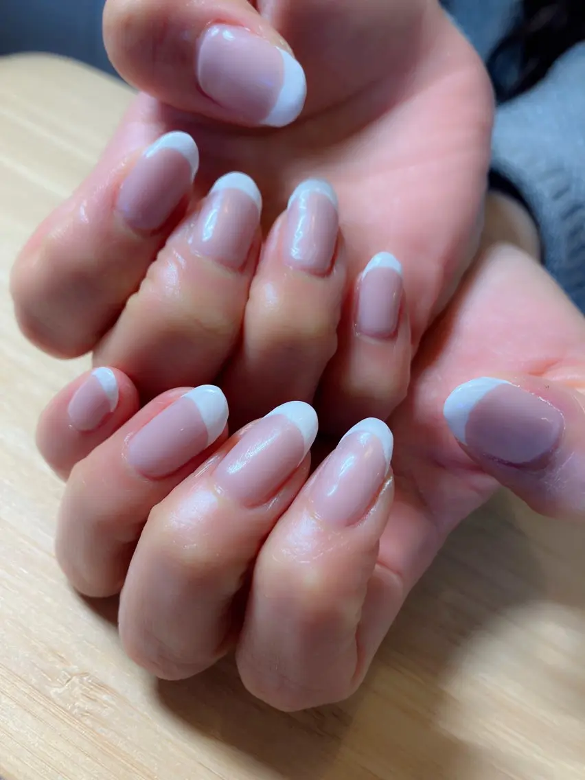 オフなし💅ベースカラー+フレンチネイルの写真
