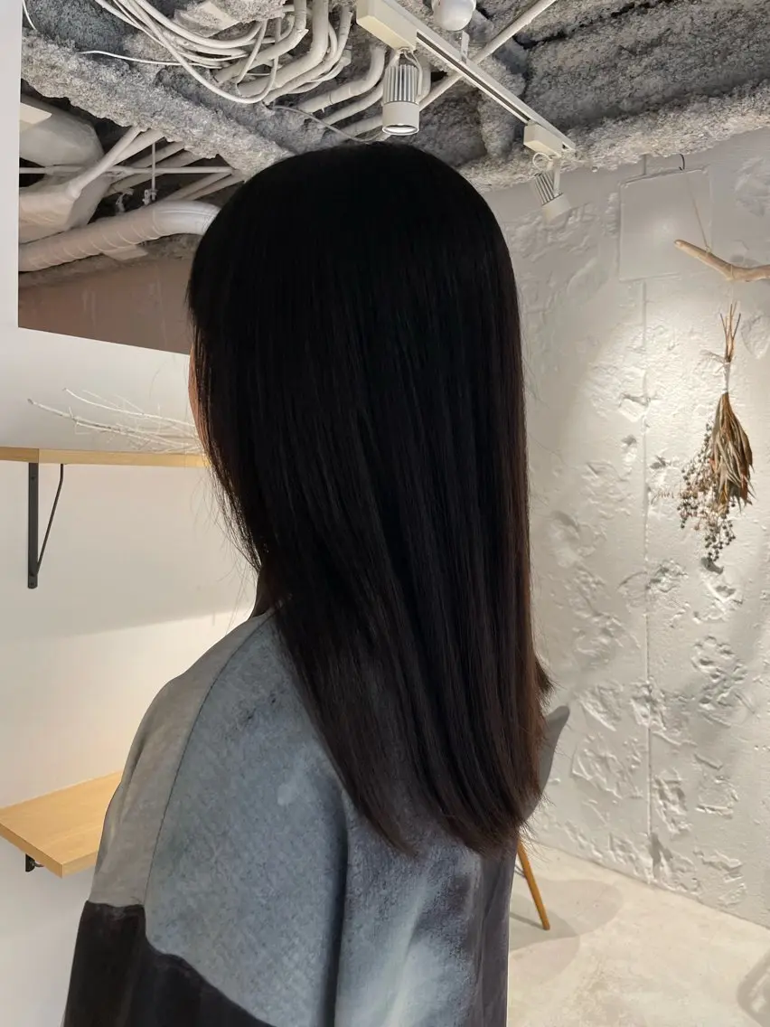 セミロング カラー ヘアカラー 縮毛矯正 トリートメント レイヤー×初 パーマ|hinakoのヘアスタイル