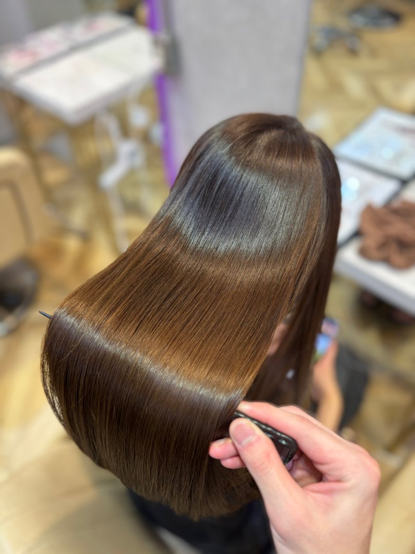ロング カラー ブラウンカラー 透明感カラー ナチュラルブラウン 髪質改善 韓国風ヘア ヘアカラー トリートメント 縮毛矯正/レイヤー /透明感カラー/愛士のヘアスタイル
