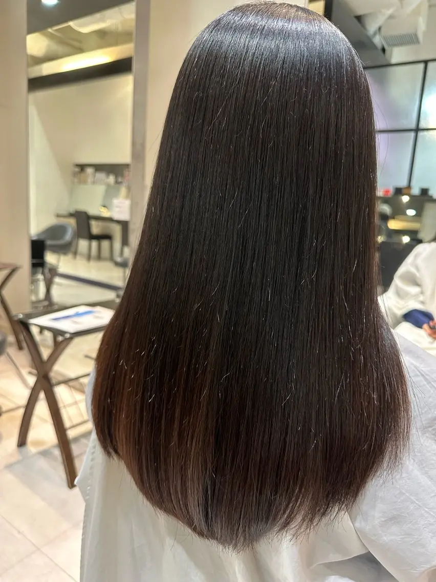 セミロング 髪質改善 トリートメント 縮毛矯正 上原 和樹のヘアスタイル