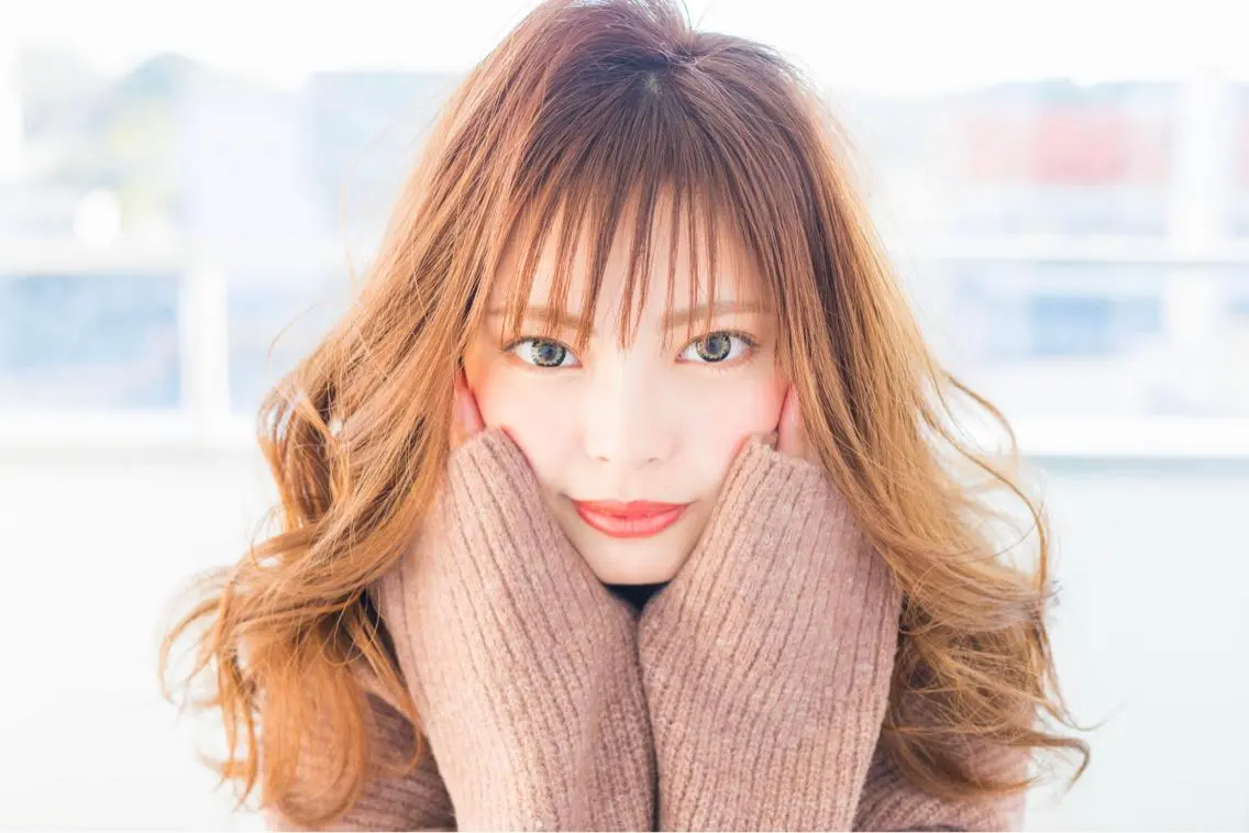 ロング カラー ベージュカラー オレンジ オレンジベージュ レイヤーカット シースルーバング 小野 和摩のヘアスタイル