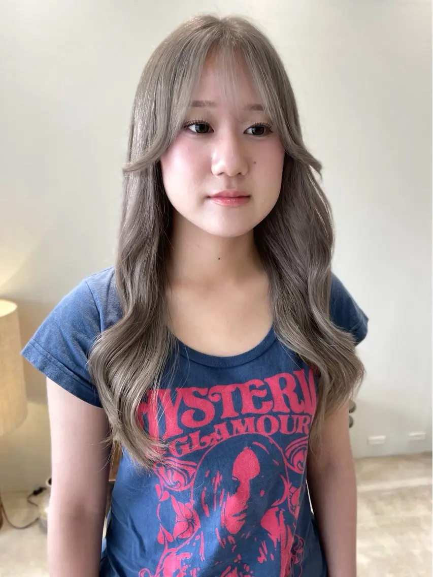 ロング カラー カット ヘアカラー 林 千聖のヘアスタイル