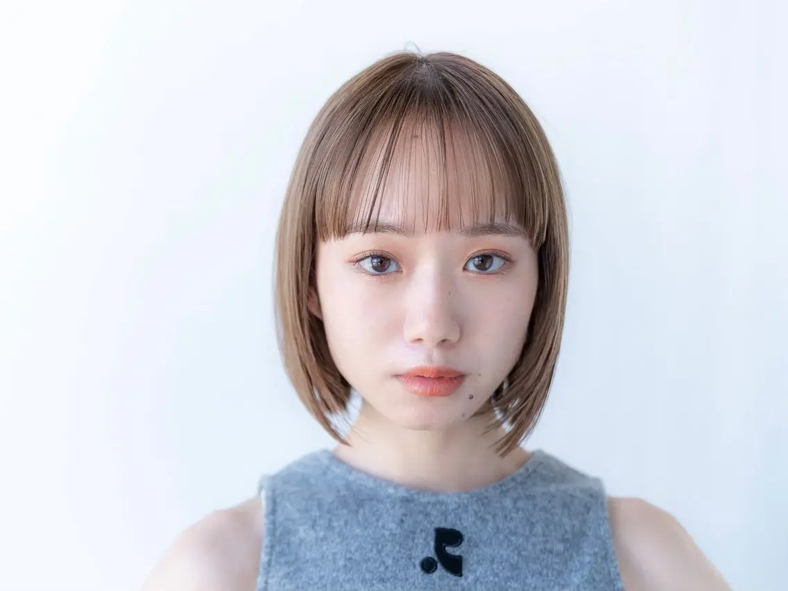 ショート カラー ボブ 顔周りカット レイヤーカット 似合わせカット 小顔カット カット 渋谷/切りっぱなし レイヤー/ブリーチのヘアスタイル