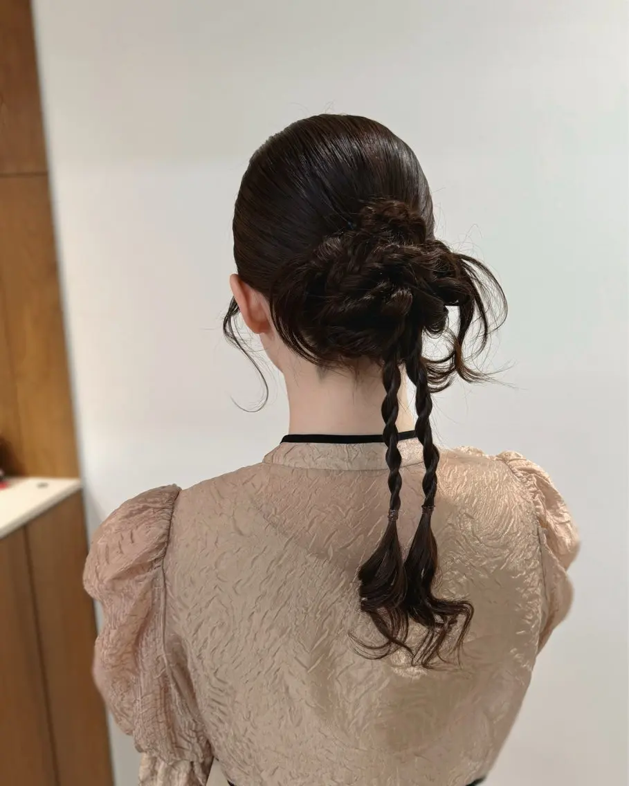 ミディアム カラー ヘアアレンジ ヘアセット 縮毛矯正+モテカラー 🎀✨MIHOのヘアスタイル