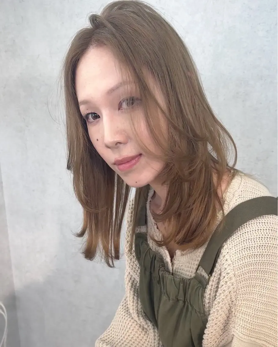 ミディアム カラー ヘアアレンジ 韓国風ヘア レイヤーカット トリートメント ワンホンヘア カット ヘアカラー トリートメント アンドウ ユウ/ レイヤーカット/韓国のヘアスタイル