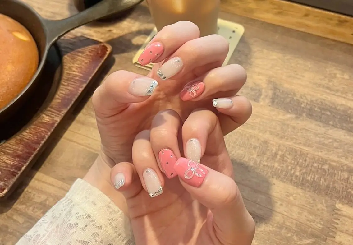 ネイル フレンチネイル ガラスフレンチ 持ち込み わたなべ さやかのネイルデザイン