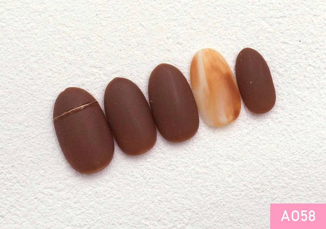 ネイル シルバー 新橋🍬 Nailのネイルデザイン
