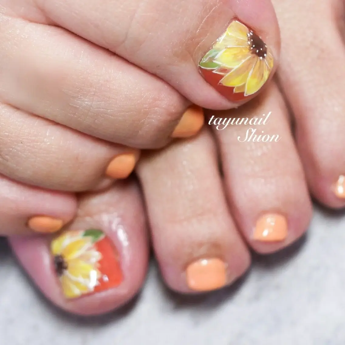 ネイル ブルー フットネイル ジェルネイル オレンジ パラジェル ネイルサロン 【たゆnail】のネイルデザイン