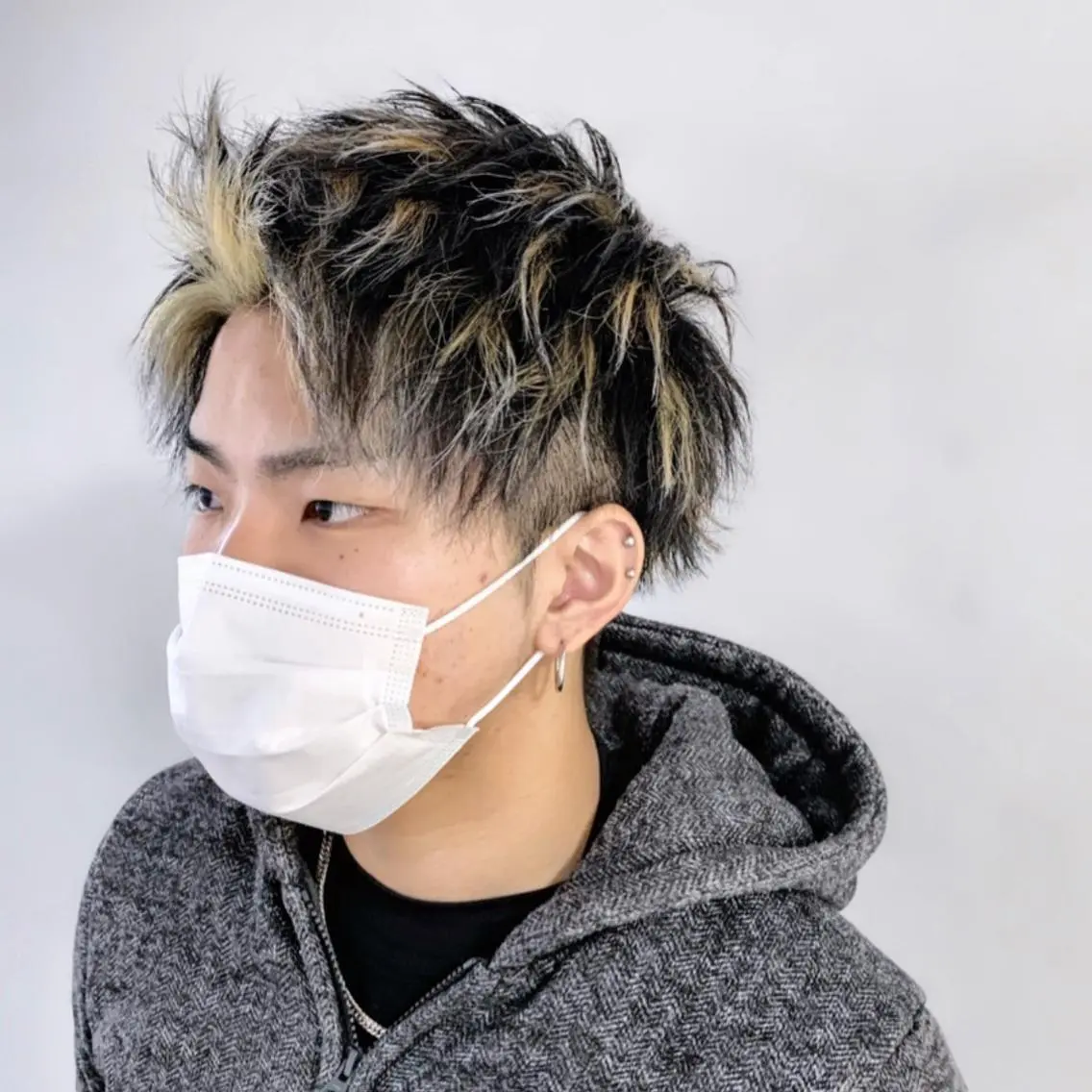 カラー パーマ メンズ メンズブリーチ メンズメッシュ ブリーチ メッシュ カット ヘアカラー トリートメント メンズ専門 井藤 雅也のヘアスタイル
