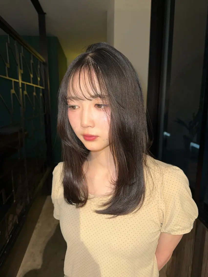 ロング カラー 志柿 虹花のヘアスタイル