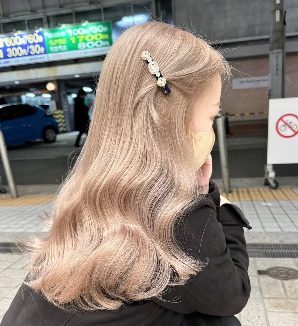 【9月限定❕】ホワイトケアブリーチWカラー➕トリートメント¥12480の写真