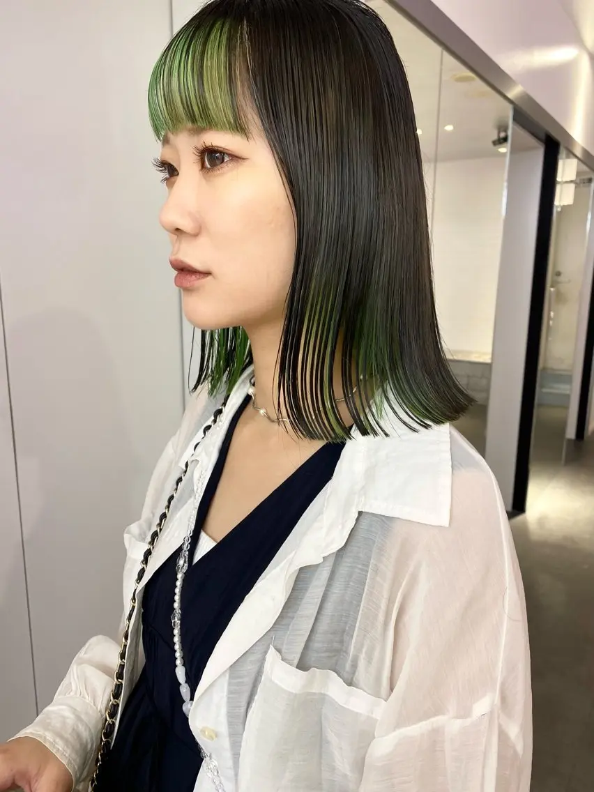 ミディアム パーマ ヘアアレンジ イエローカラー ヘアカラー トリートメント 🎨ハイトーン/ 切りっぱなし みつきのヘアスタイル