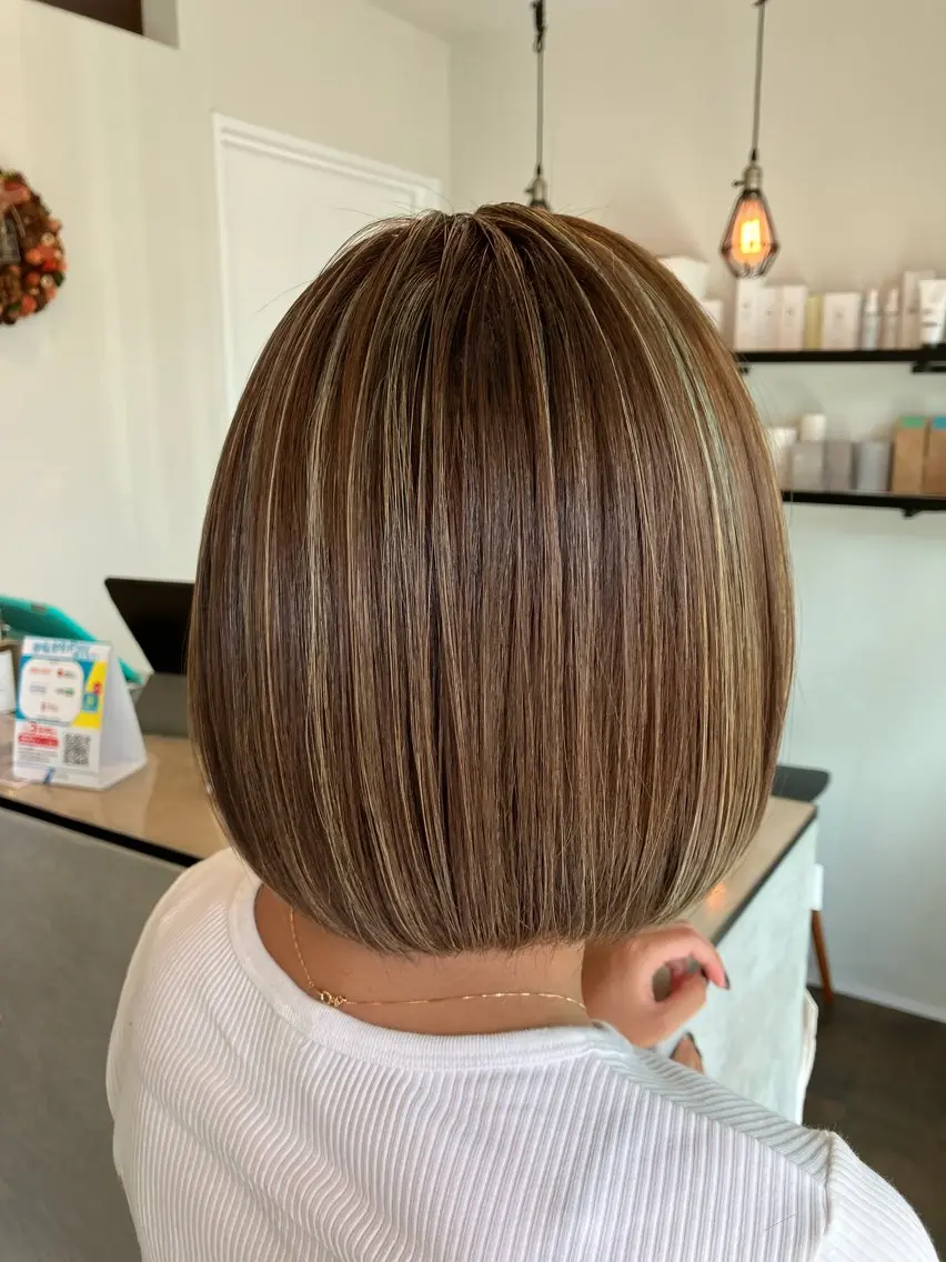ミディアム カラー ショートボブ ベージュカラー ハイライトカラー ボブ ハイライト Hair&Make Nahoのマツエク・マツパデザイン