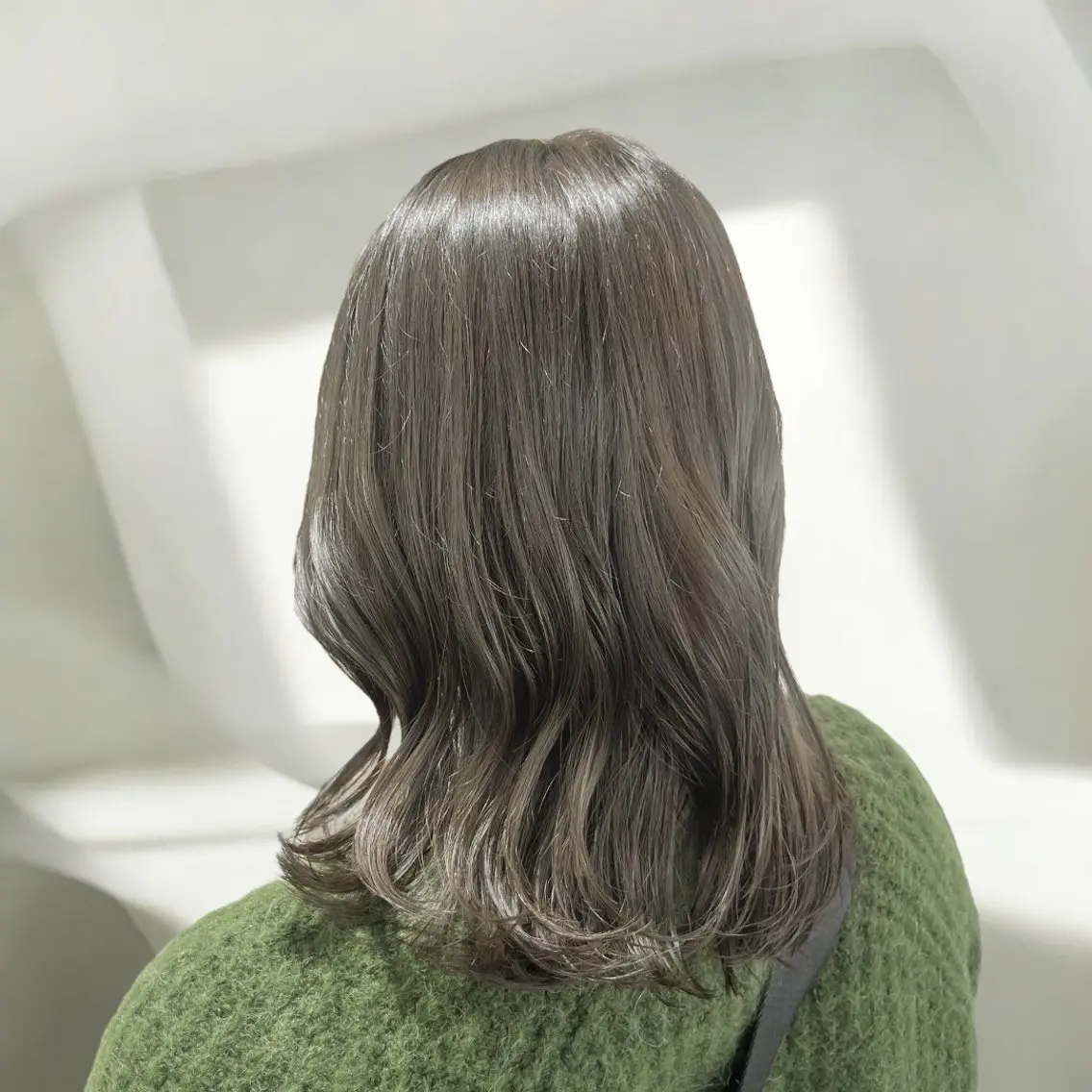 ミディアム ヘアアレンジ ユイナ 🕊NaVI ベージュ/透明感のヘアスタイル