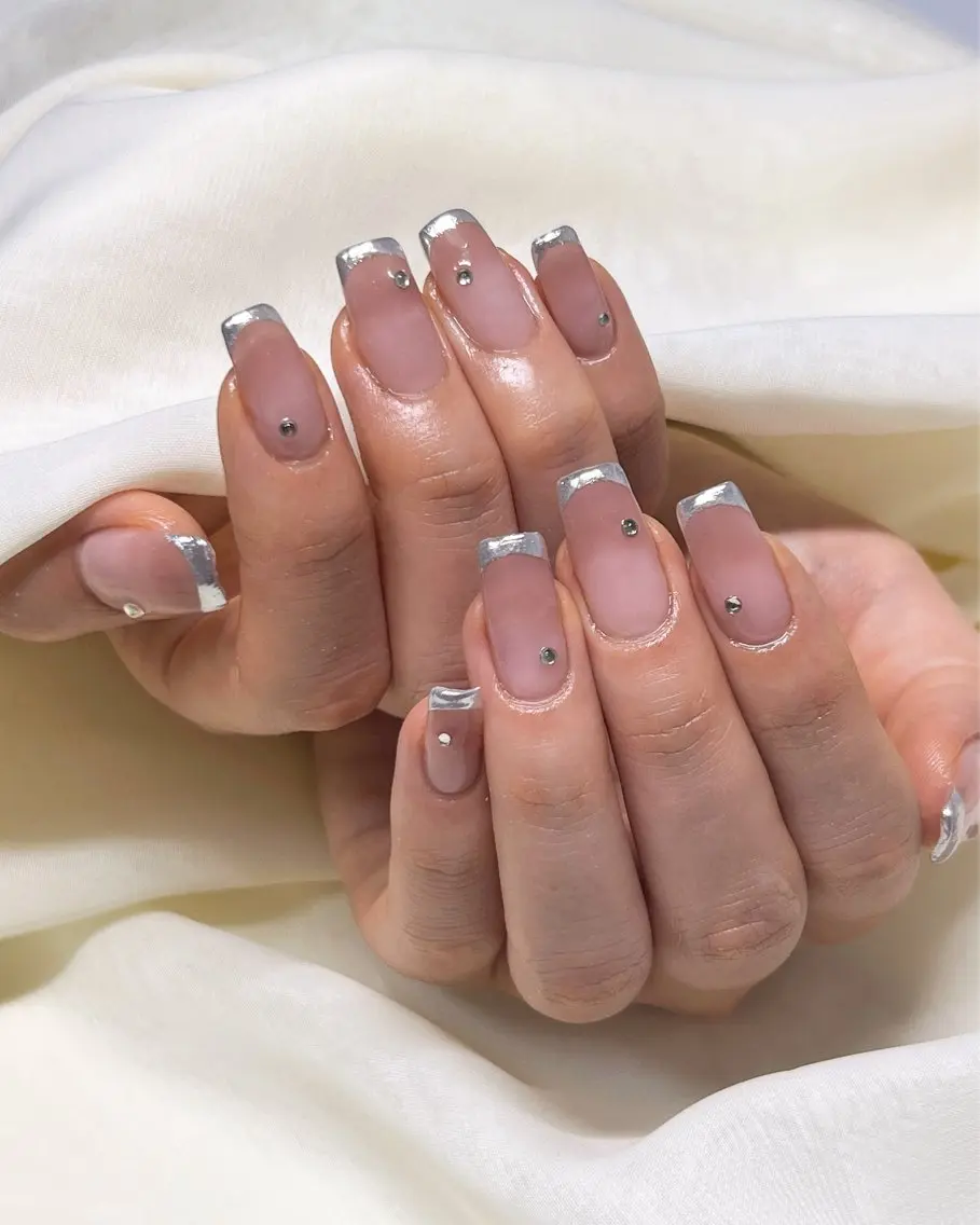 ネイル アートネイル フレンチネイル ミラーネイル nail salon MUAのネイルデザイン