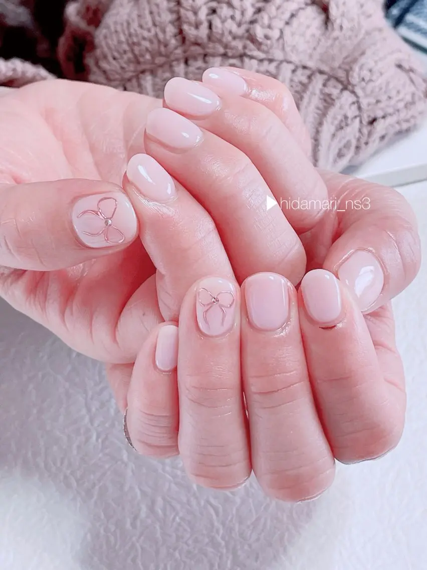 ネイル ミラーネイル リボン ハンドネイル NailSalon ひだまりのネイルデザイン
