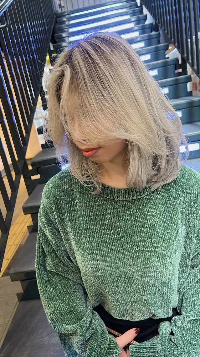 ミディアム カラー バレイヤージュ ベージュカラー ブラウンカラー レイヤーカット ヘアカラー Giselハヤシ ケンタのヘアスタイル