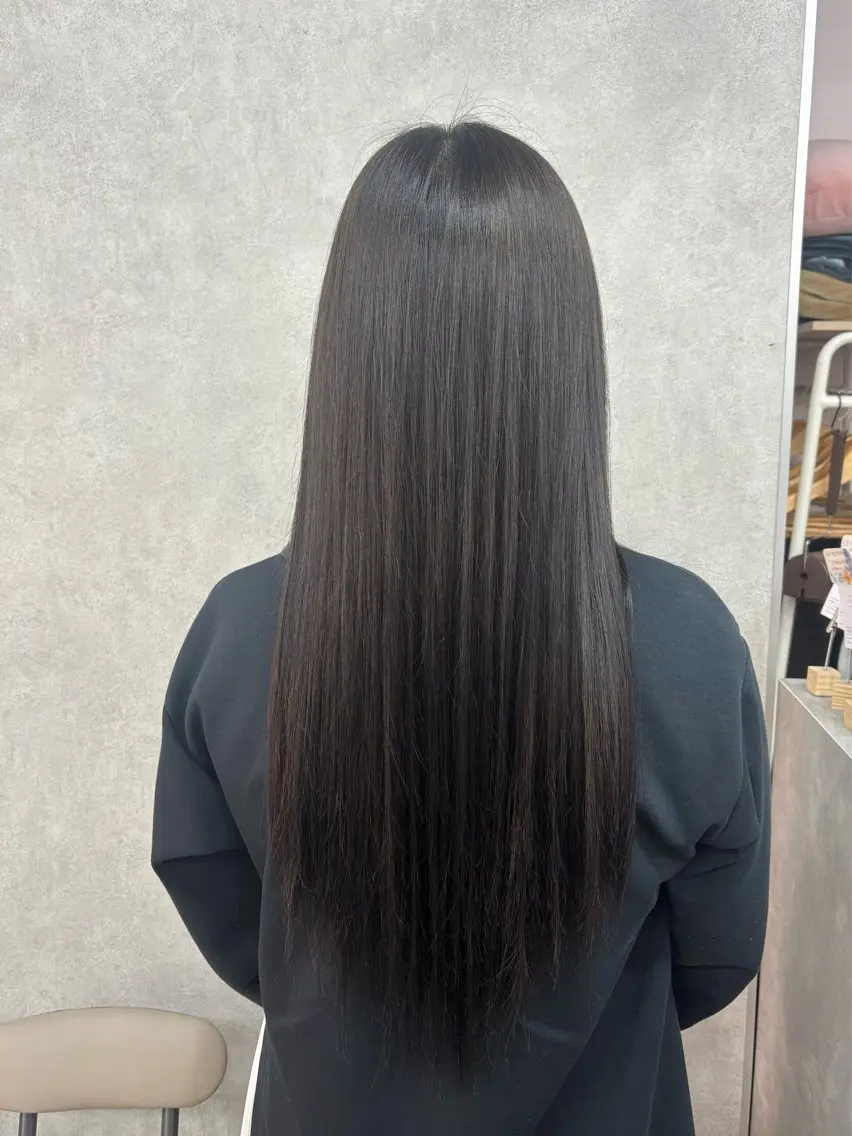 ロング カラー 黒髪 倉澤 愛理のヘアスタイル