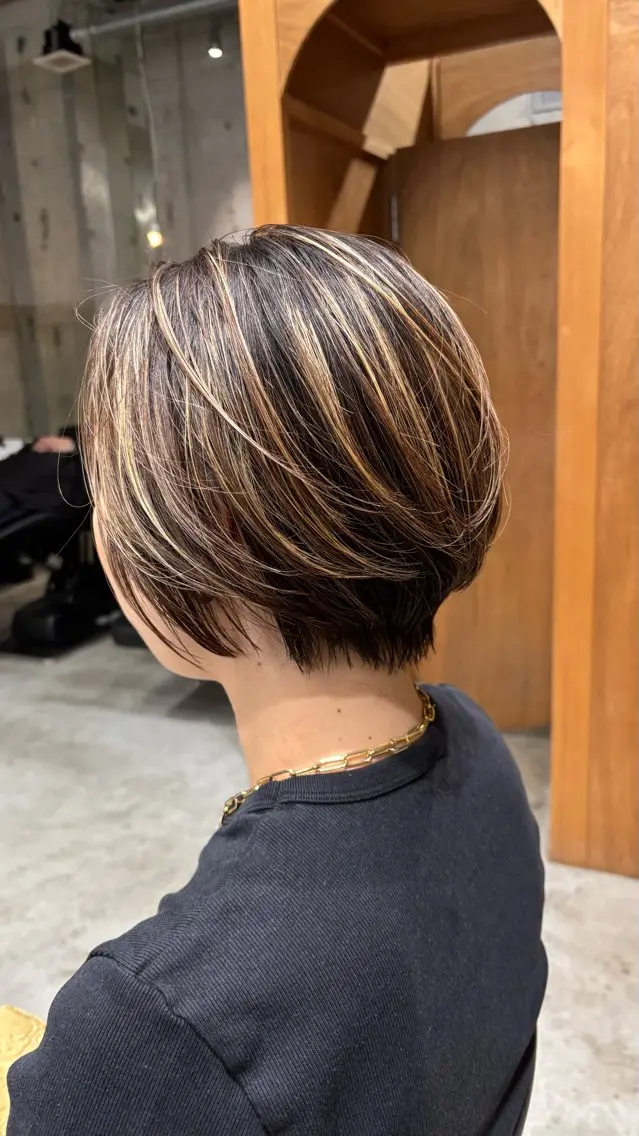 ショート 瑠己杏 :ボブ/ ハイトーンのヘアスタイル