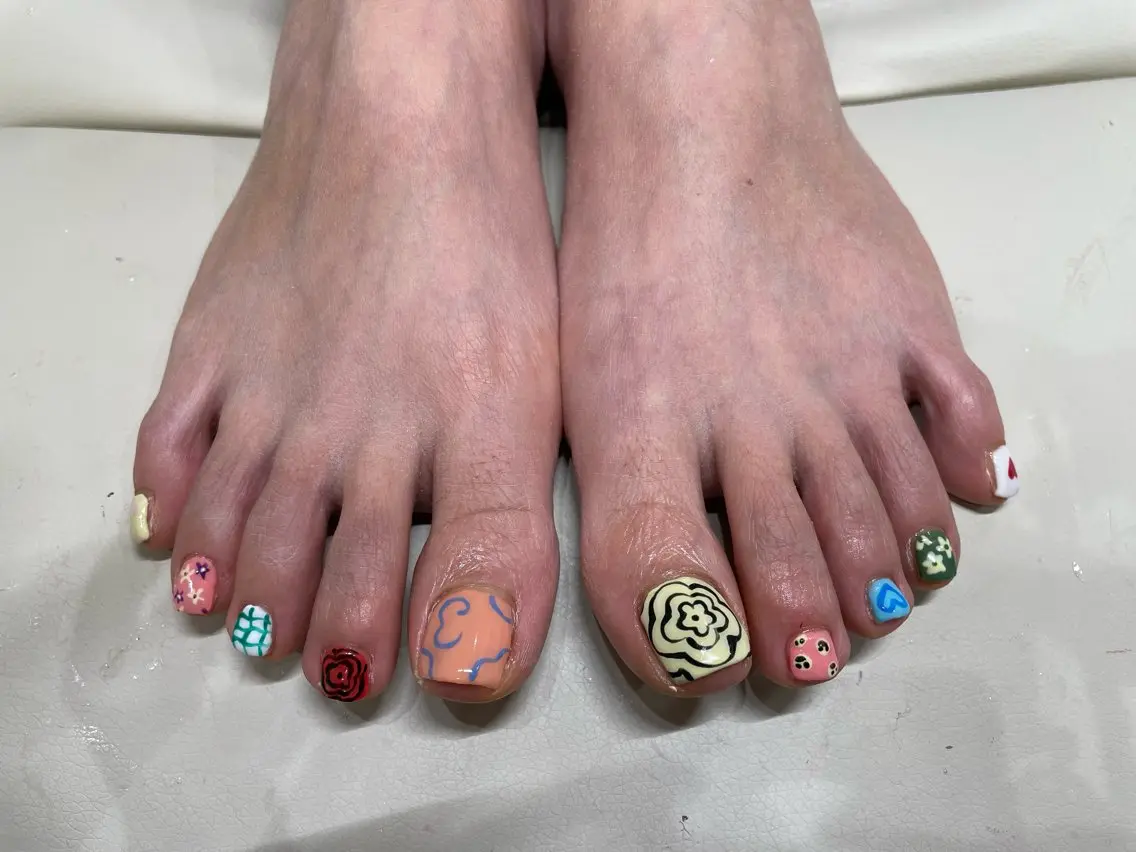 ネイル フットネイル watanabe harunaのネイルデザイン