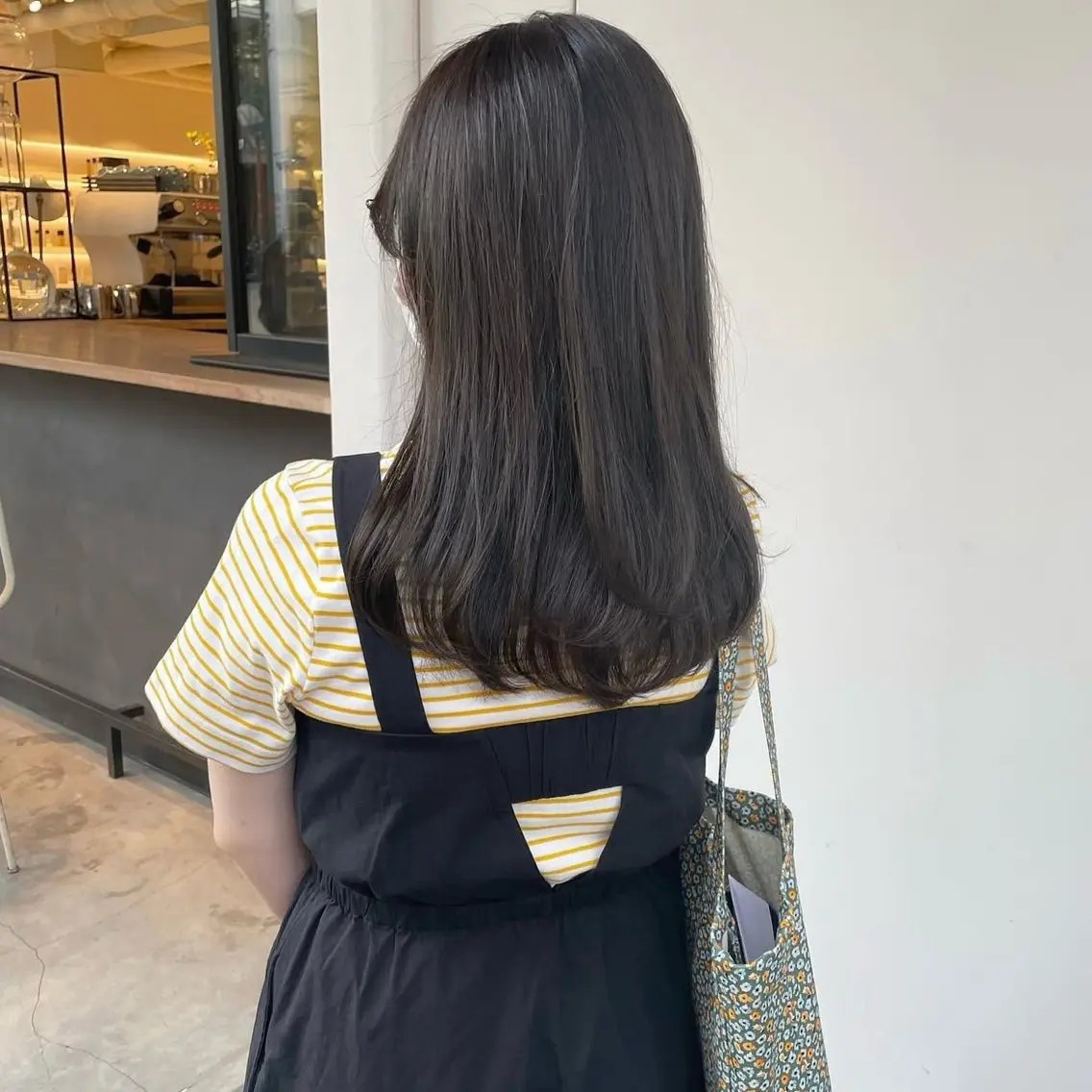 ロング カラー オリーブカラー 岩田菜央 《武蔵小杉》のヘアスタイル