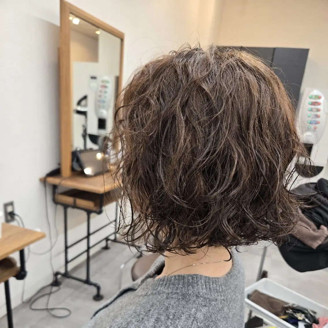 ショート カラー パーマ 浜田りほ Luxbe 博多バスターミナルのヘアスタイル
