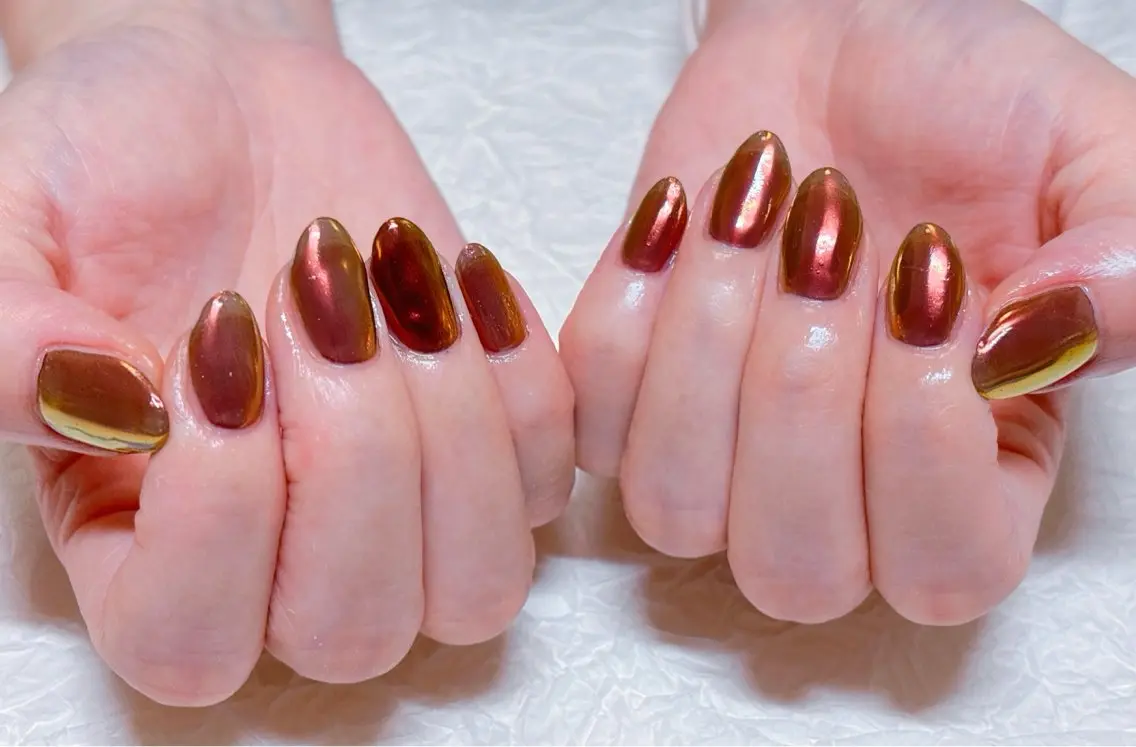 ネイル ミラーネイル ハンドネイル ハンドケア 💫ゆか_ Nailartistのネイルデザイン