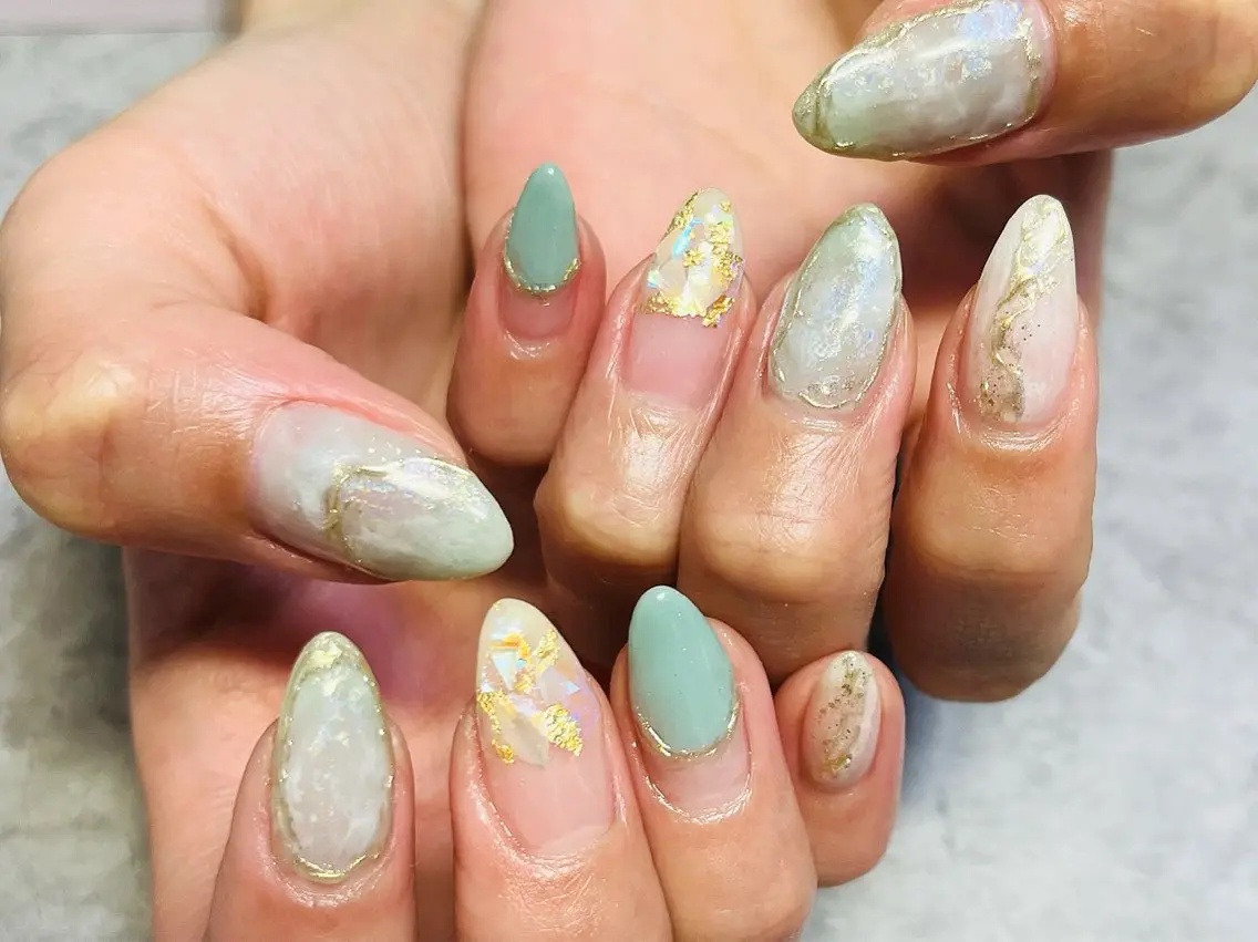 ネイル アートネイル グリーン 持ち込み ニュアンスネイル ハンドネイル ハンドケア ベテランネイル cnc  nailのネイルデザイン