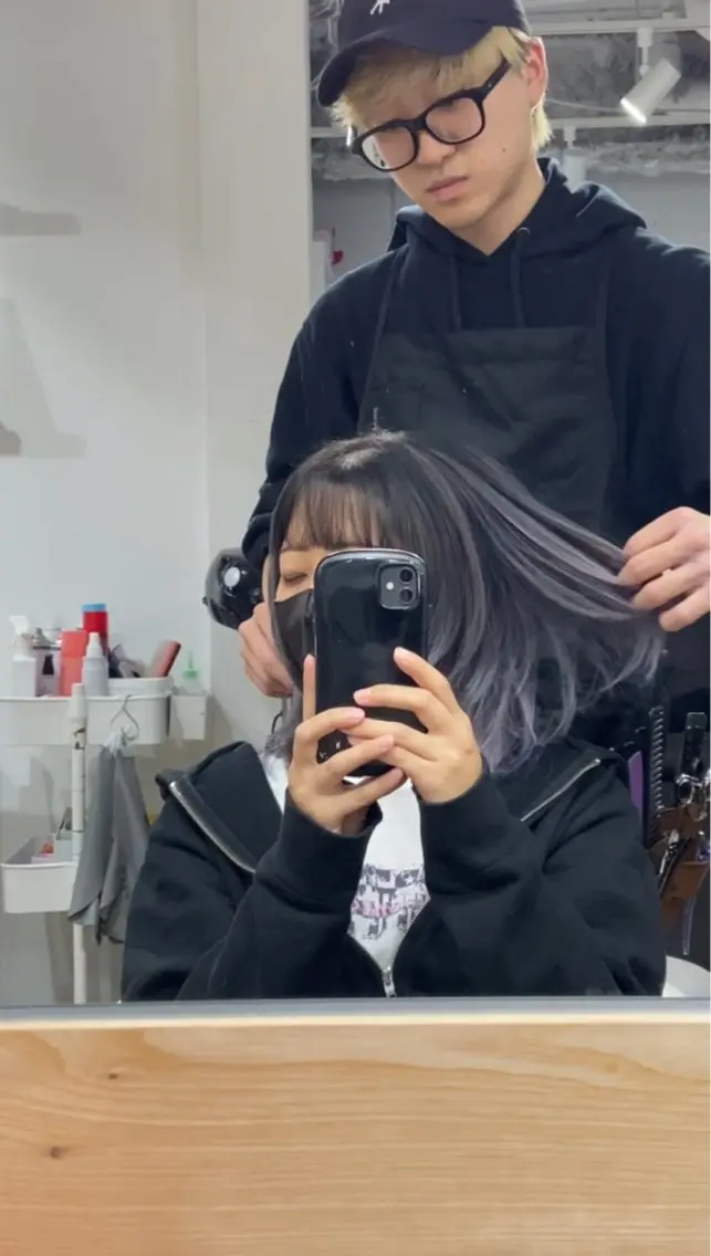 ミディアム カラー バレイヤージュ ブリーチ デザインカラー ハイトーンカラー ラベンダーカラー カット ヘアカラー Kensho 京都駅 ケアブリーチのヘアスタイル