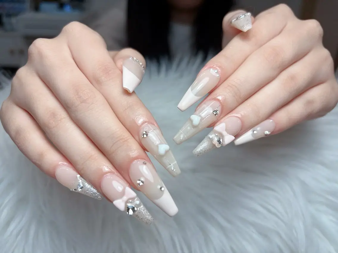 ネイル アートネイル 長さ出し ジェルネイル 韓国ネイル マグネットネイル ハンドネイル Cloudy Chan Nailのネイルデザイン