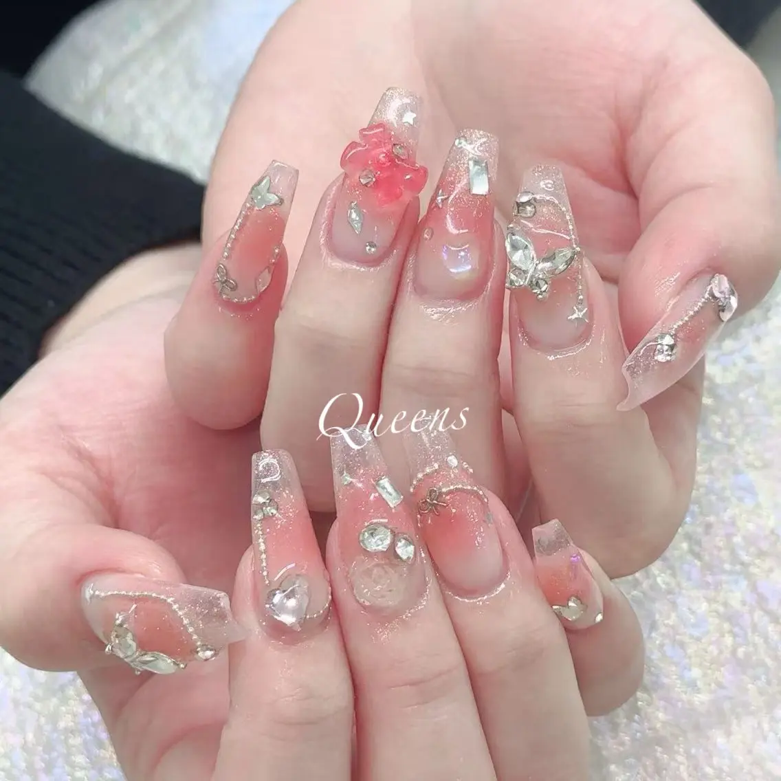 ネイル ハンドネイル Queens テイのネイルデザイン
