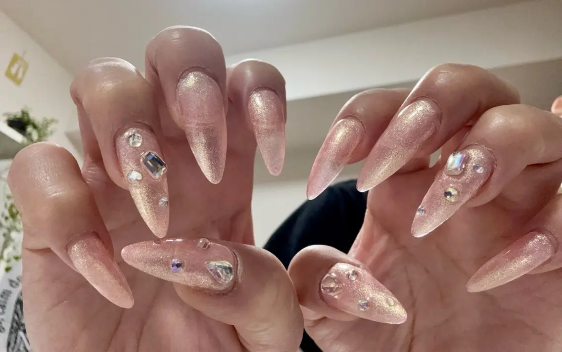 ネイル ラメ(グリッター) 持ち込み ワンホンネイル 冬ネイル ハンドネイル ハンドケア ♡Bivi♡自爪に 優しいネイルサロンのネイルデザイン