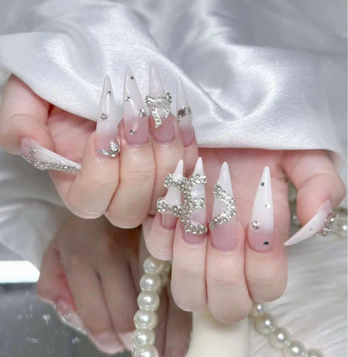 ネイル アートネイル オーロラネイル ブラウン ジェルネイル グラデーション ハンドネイル ハンドケア Nova Nailのネイルデザイン