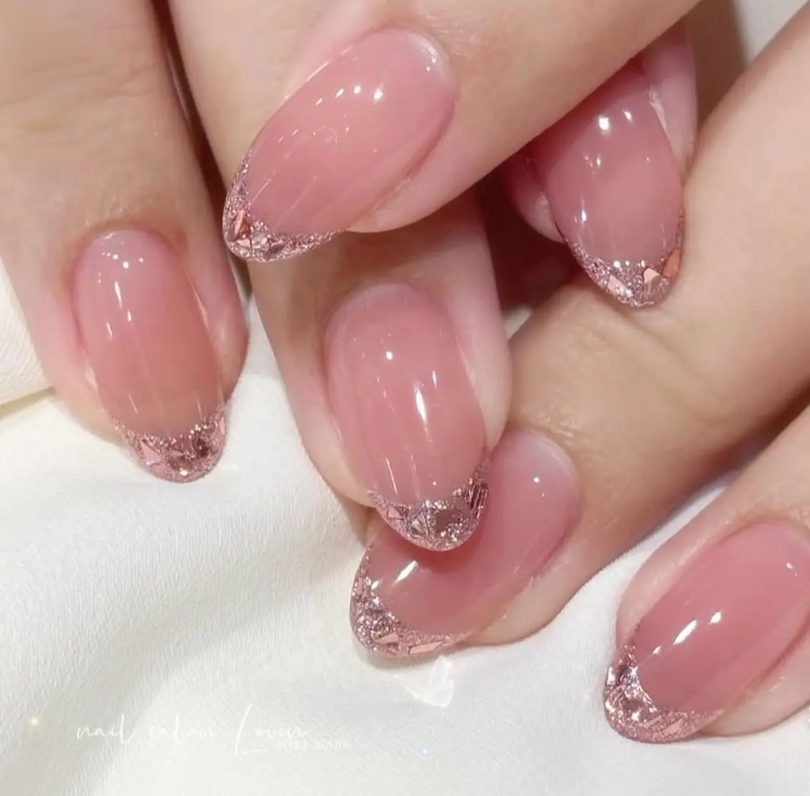 ミディアム ハンドネイル AMI Nailsalonのネイルデザイン