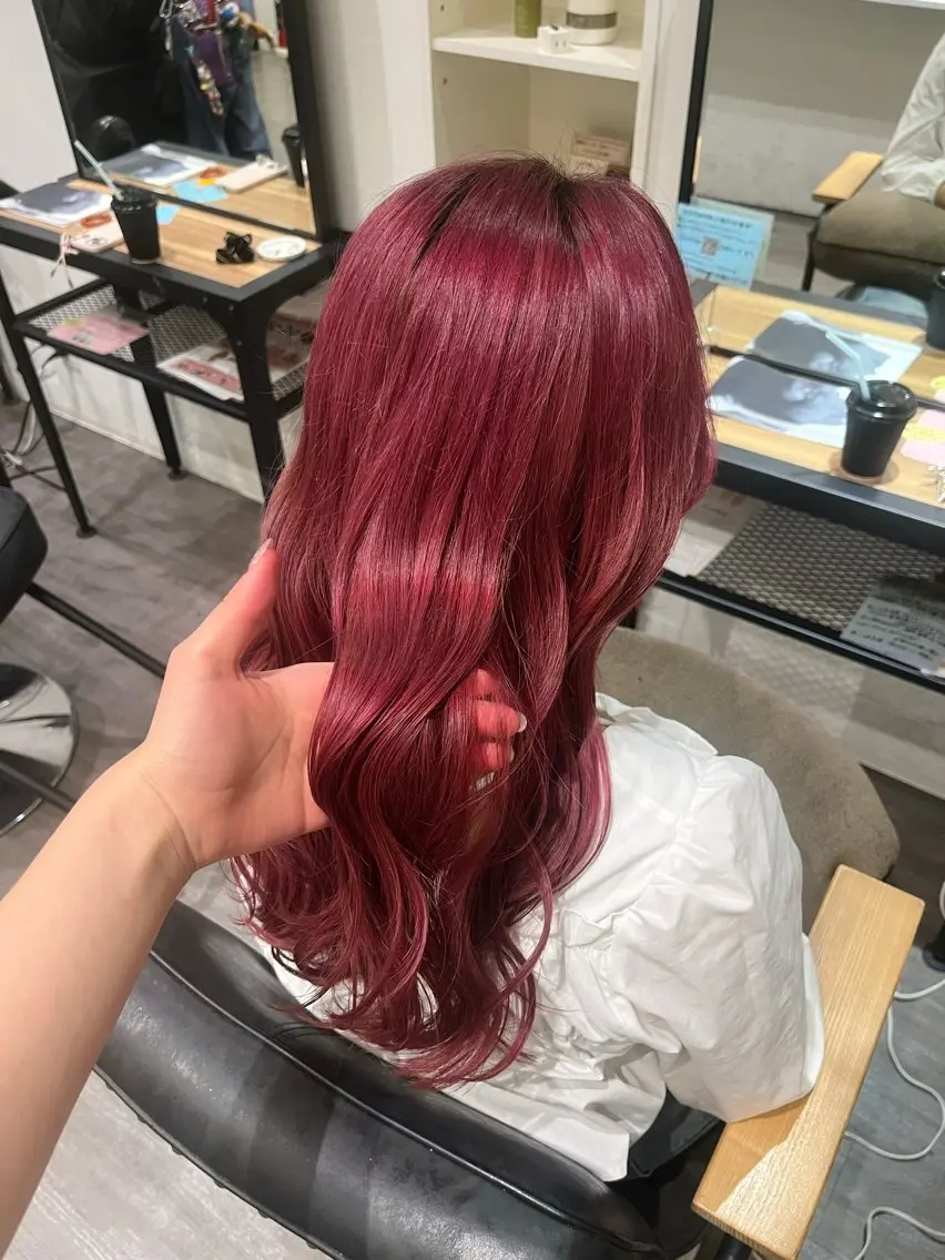 ロング カラー カシス ピンクカラー ヘアカラー cocotteひな /カラーモデル🌼のヘアスタイル