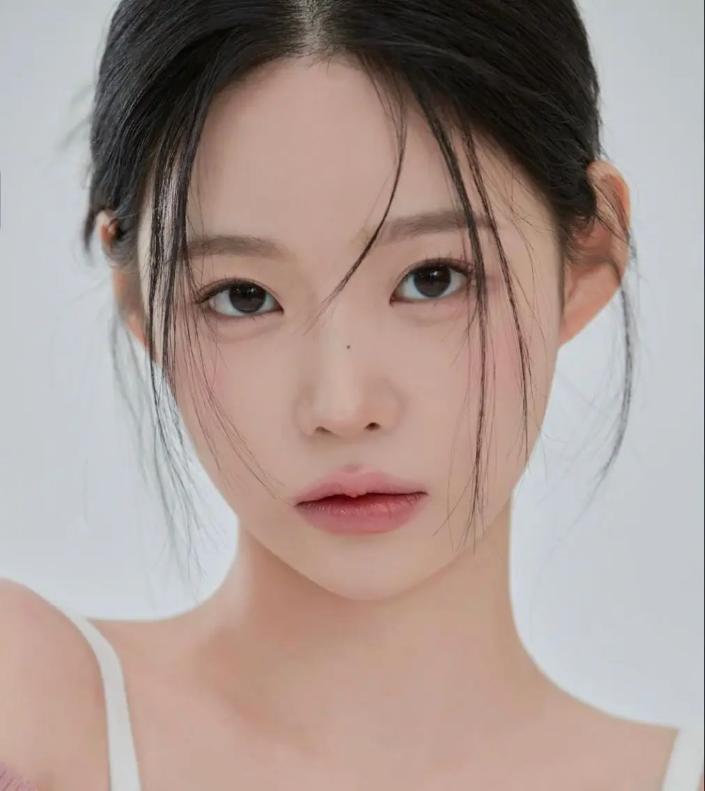 ショート カラー パーマ ヘアアレンジ メンズ キッズ ネイル マツエク・マツパ アイブロウ 学生(メンズ向け) 眉毛ワックス脱毛 学生 小顔カット Chloe-クロエ- 脱毛/フェイシャルのエステ・リラクイメージ