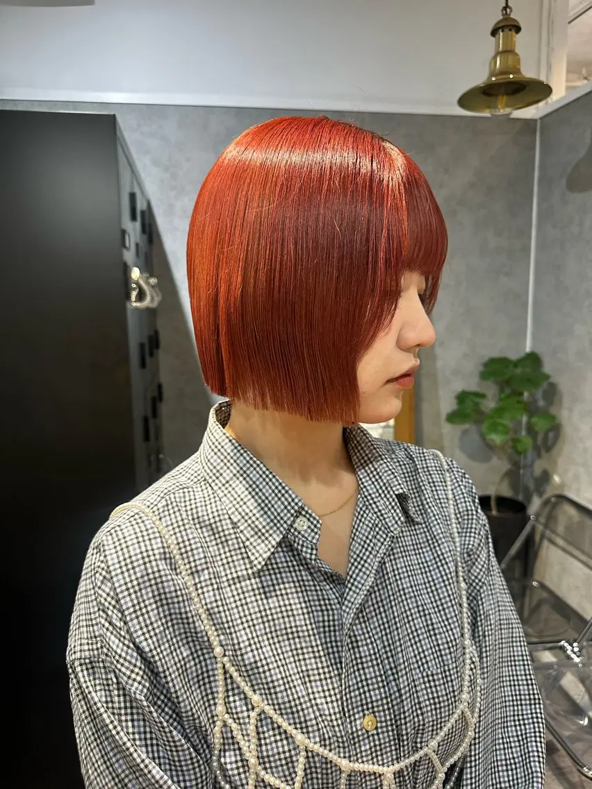 ミディアム カラー ヘアアレンジ タイトボブ個性派カラ ーAKANEのヘアスタイル