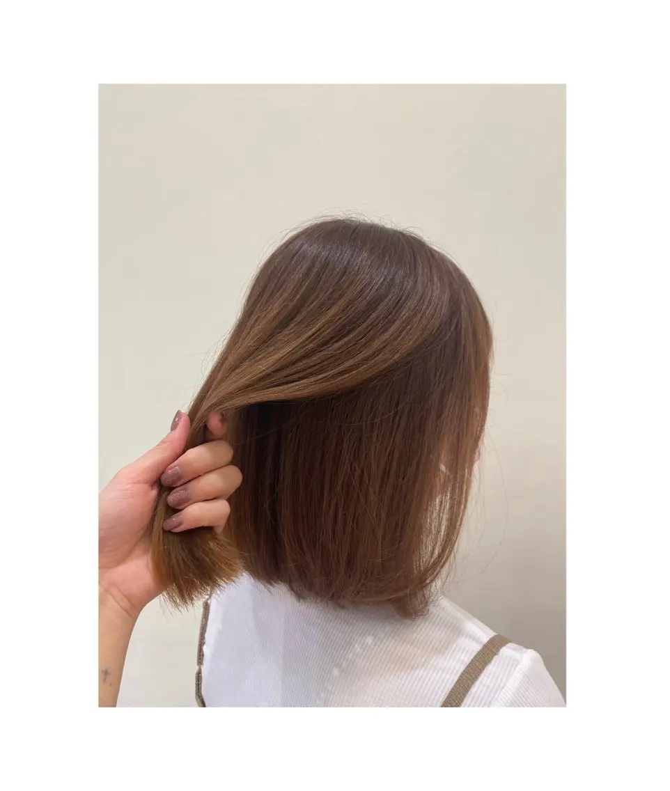 カラー 新嵩 真理のヘアスタイル