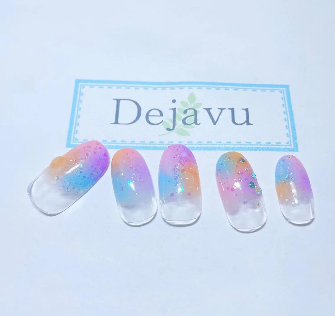 ネイル アートネイル キラキラネイル ラメ(グリッター) ハンドネイル Nail salon Dejavu 🌿のネイルデザイン