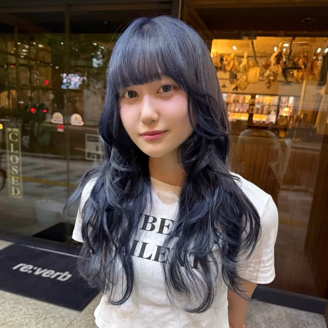 ロング カラー ネイビーカラー ヘアカラー Hinako🦋 ブリーチカラーのヘアスタイル