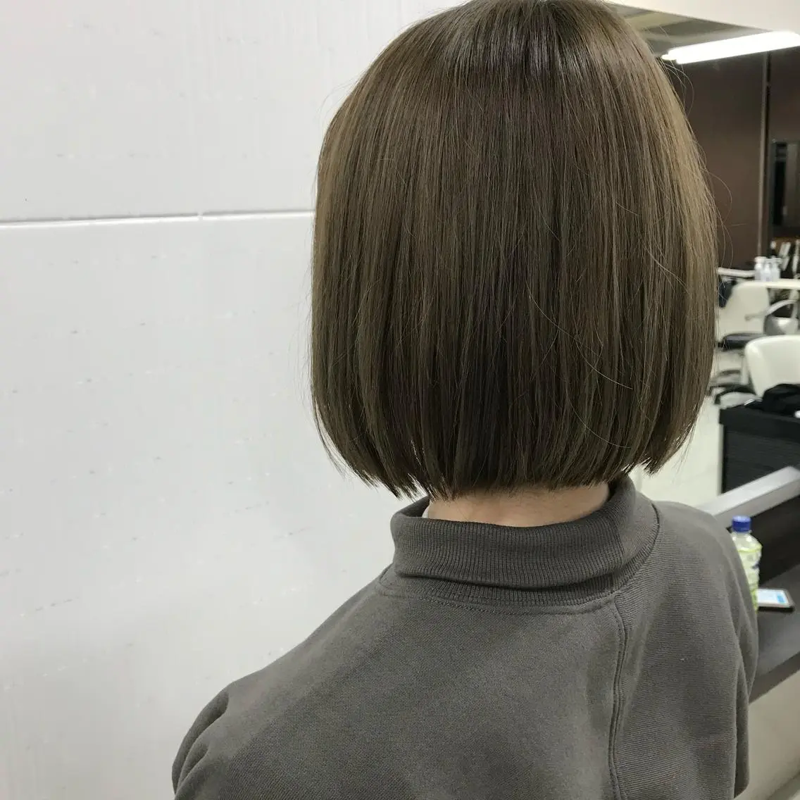 ショート カラー ベージュカラー ブリーチ ケアブリーチ ダブルカラー オリーブベージュ ヘアカラー トリートメント ハタケヤマヨシキ ／BOOTHのヘアスタイル