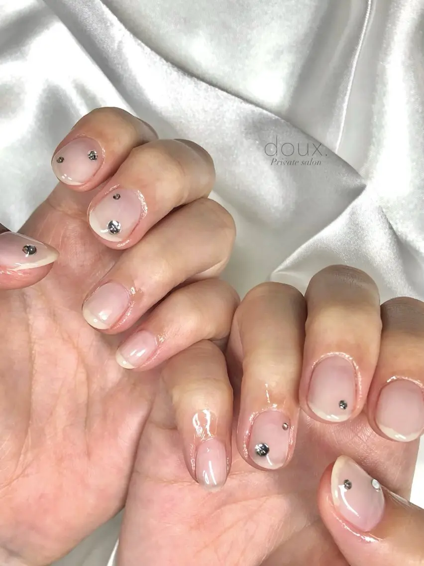 ネイル フットネイル キラキラネイル 韓国ネイル ニュアンスネイル オフィスネイル doux. nailのネイルデザイン