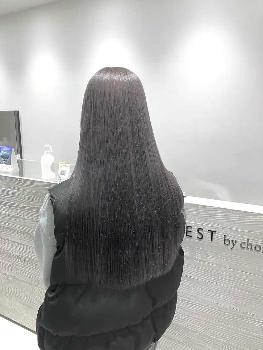 ロング カラー サキ🤍ハイトーン 🪩レイヤーカットのヘアスタイル