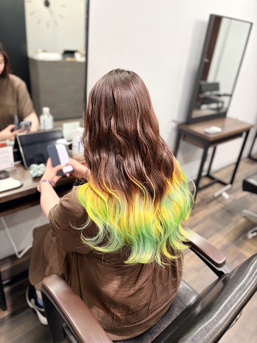ロング カラー ブルーカラー デザインカラー グラデーションカラー ハイトーンカラー イエローカラー ヘアカラー トリートメント ✨ブリーチ髪質改善 ✨デザインカラーのヘアスタイル